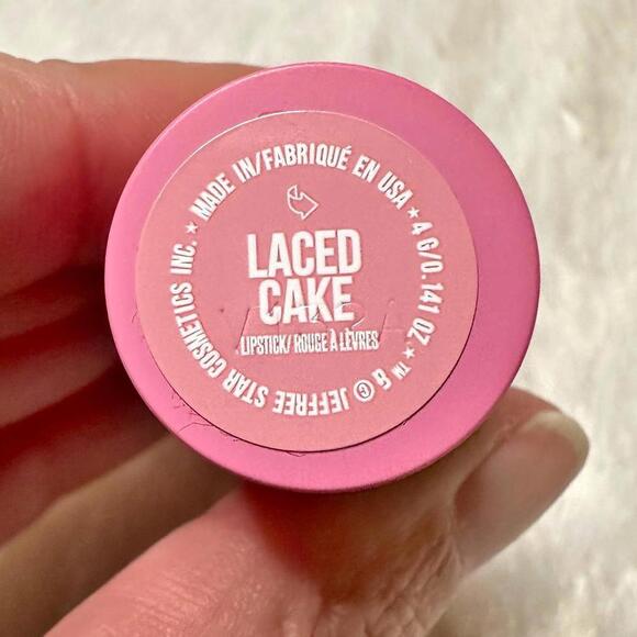NIB Jeffree Star Velvet Trap Matte Lipstick Laced Cake Full Size 4g - Picture 5 of 8